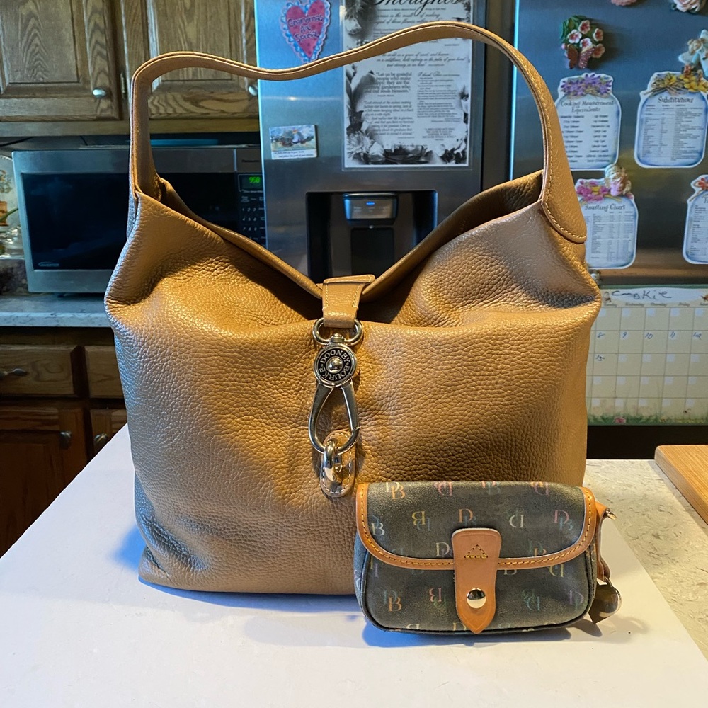 Dooney Bourke Belvedere Tan Leather Hobo Shoulderbag &Cosmetic Purse